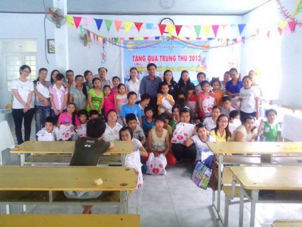 ECC- Trung thu 2013 với Trung tâm bảo trợ nạn nhân chất độc da cam và trẻ em bất hạnh Thành phố Đà N